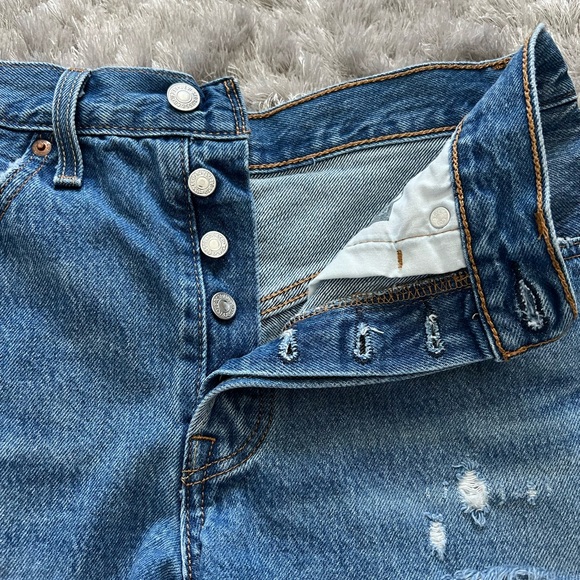 Levi’s 501 Cutoff Shorts - Size 26 - Picture 4 of 10